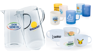 Jarras, tazas y copas de plástico seguro